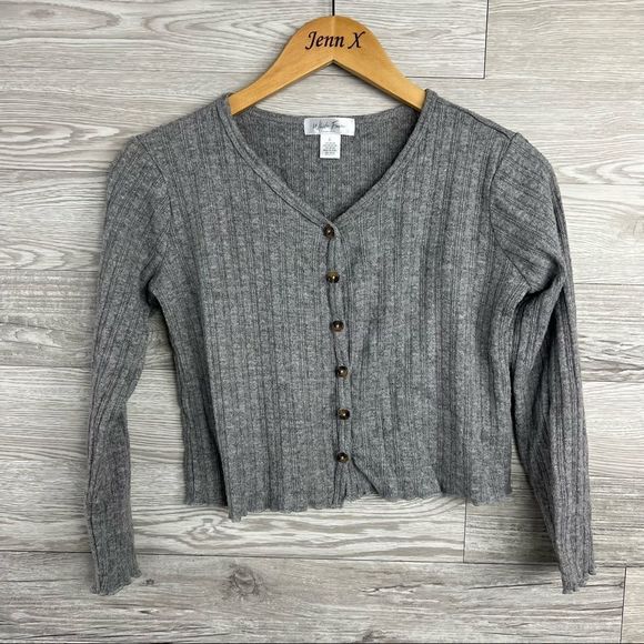 White Fawn Gray Long Sleeve Button Up Cropped Blouse Size Large - Picture 1 of 6